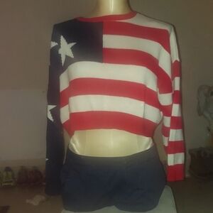 Moon & Madison Patriotic Flag Cropped Sweater Sz Small